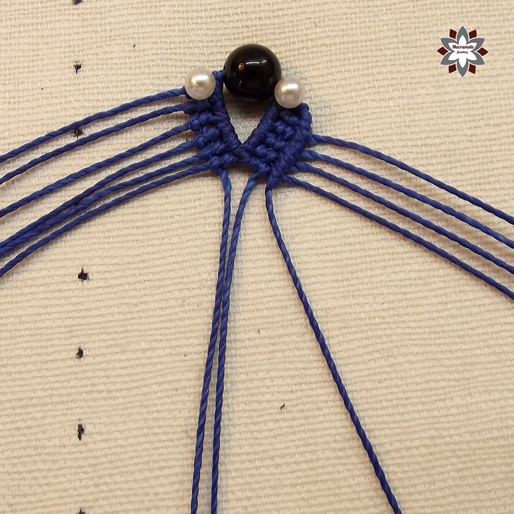 Tutorial: Blue step beaded earring – Macramotiv