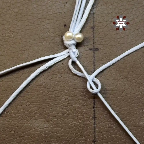 006-Beginner-macrame-chain-bracelet-tutorial-0943