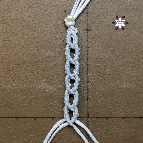 006-Beginner-macrame-chain-bracelet-tutorial-0978