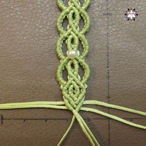 009-Easy-heart-pattern-bracelet-tutorial-1602