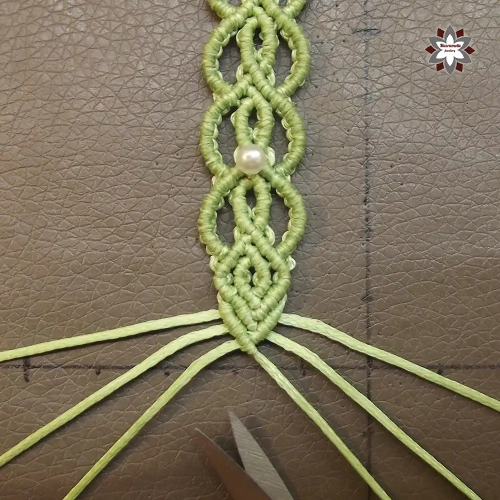 009-Easy-heart-pattern-bracelet-tutorial-1603