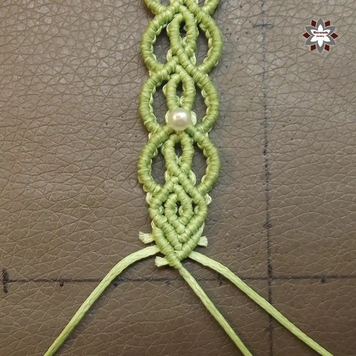 009-Easy-heart-pattern-bracelet-tutorial-1604